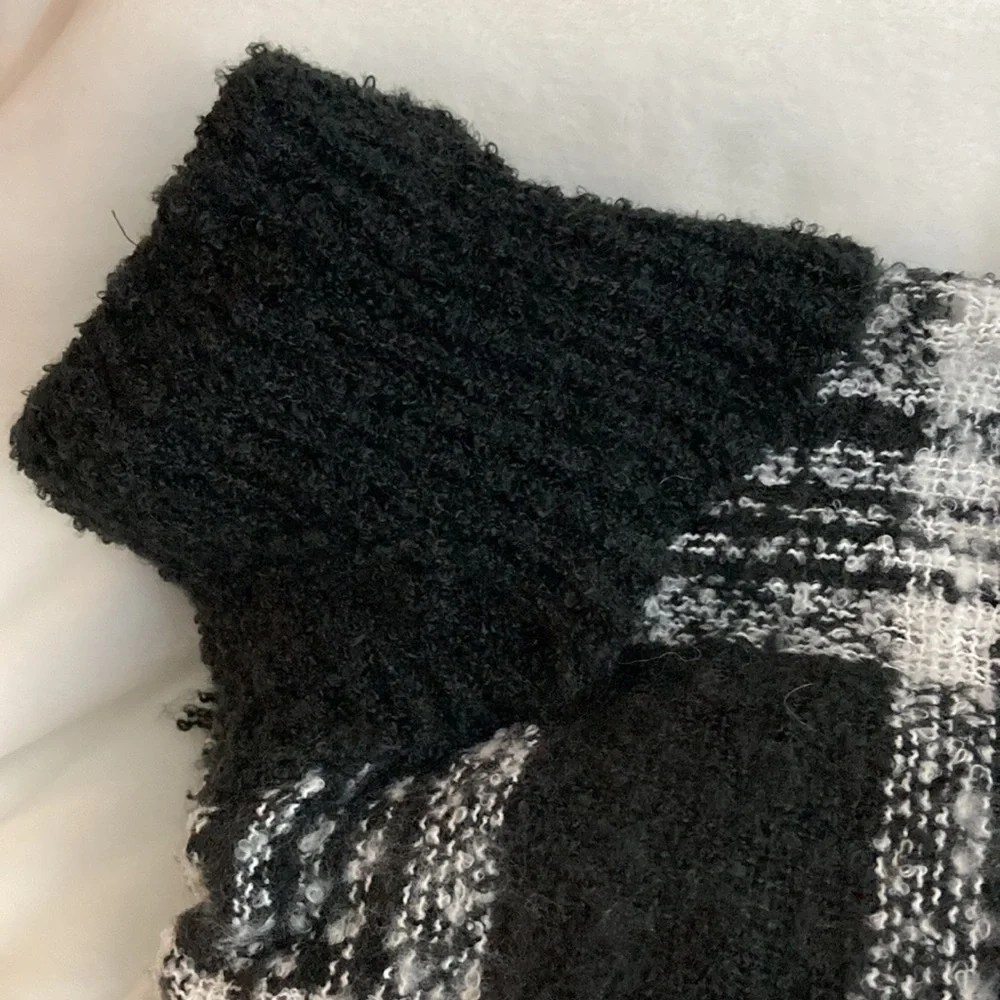 Black/White Ponco with fringe on edges and solid black cow neck. - Picture 3 of 7